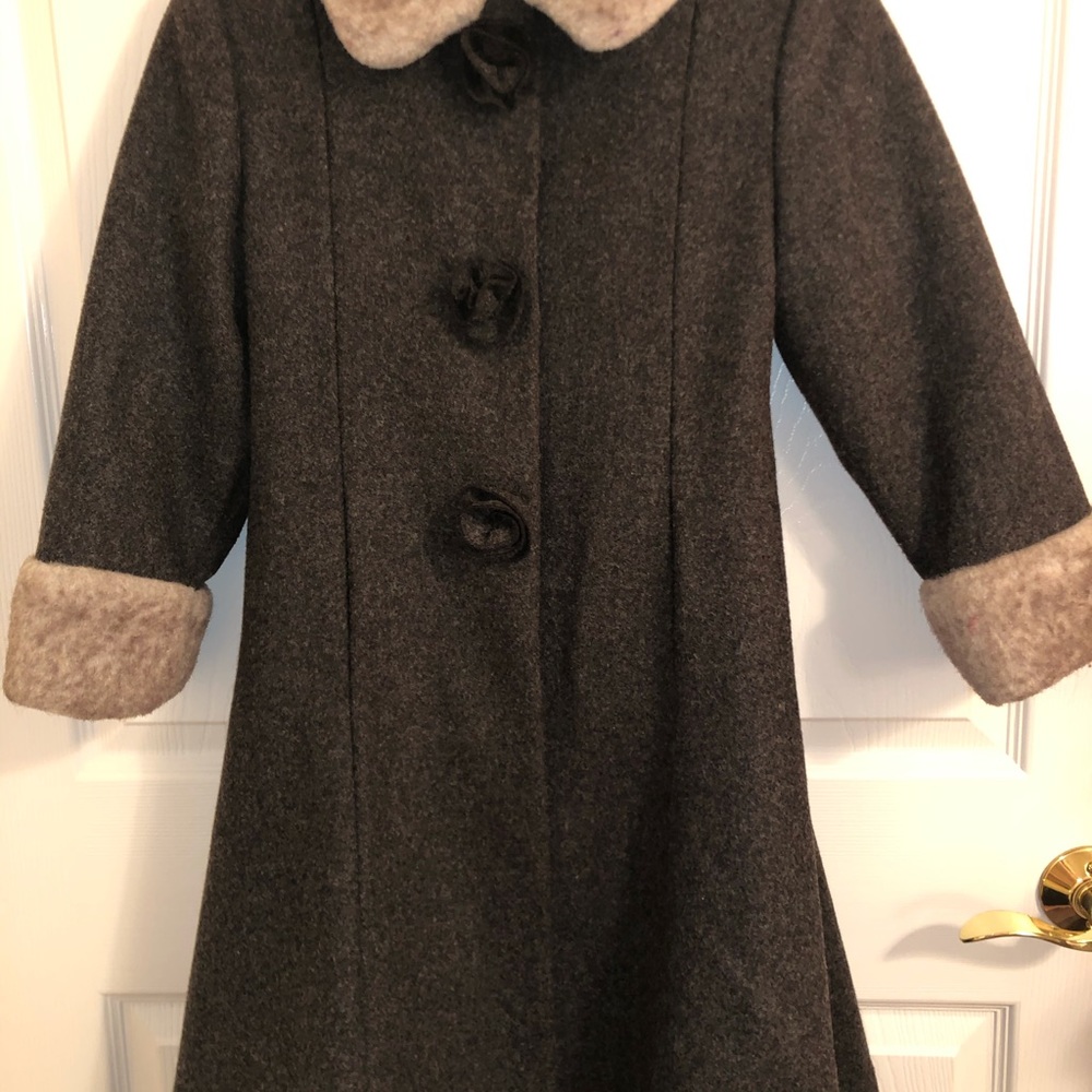 Gorgeous Wool Coat by Rothschild. - Picture 5 of 10